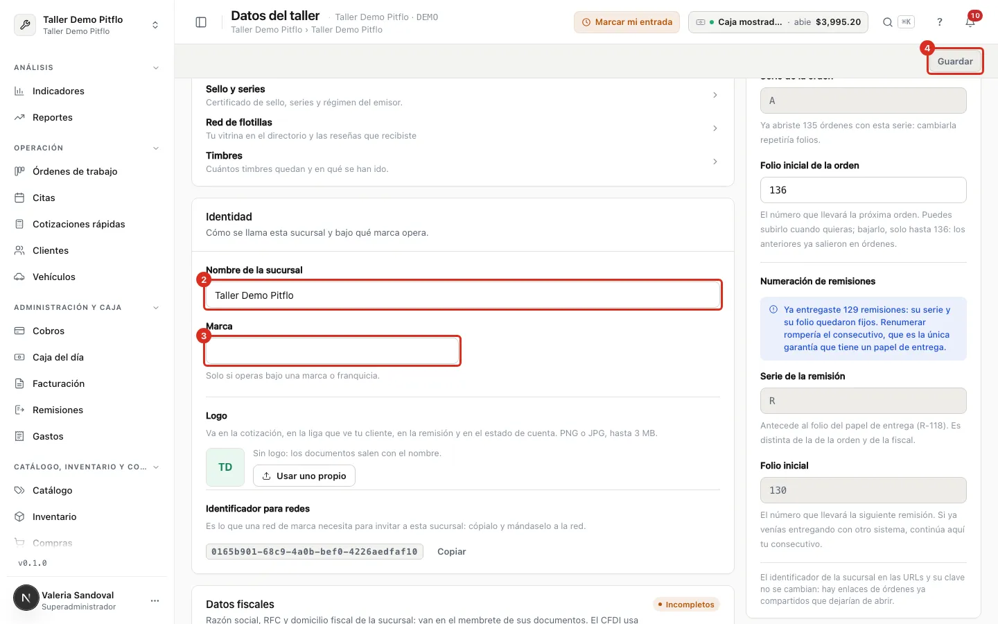 Panel Identidad con el nombre, la marca y el botón Guardar